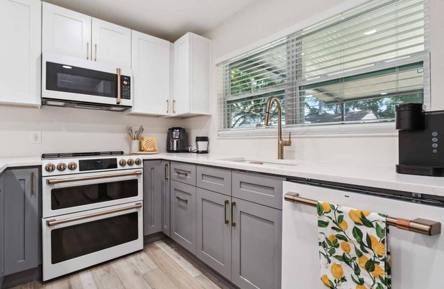South Tampa Stunner! Modern 3BR/2.5BA Home
