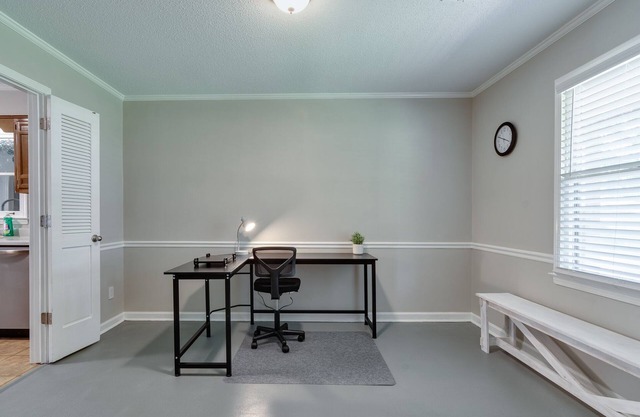 SOUTHAVEN- Full Amenities Home Close to Everything