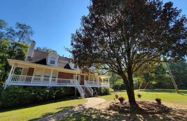 Honeyside Cottage - Peaceful 4 BR By The Creekside!