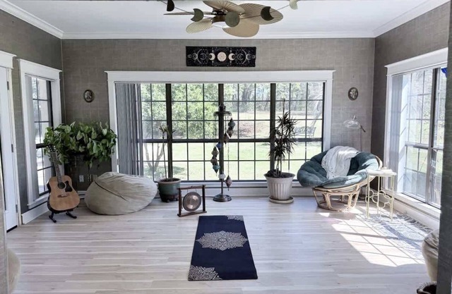 Southern Charm House Min From Shopping & Beaches