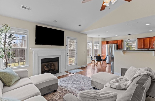 Southern Comfort-3 Bedroom Home...Bring your Pup & NEVER a pet fee or deposit!!