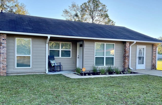Grandma’s Hands - Southern Country Escape