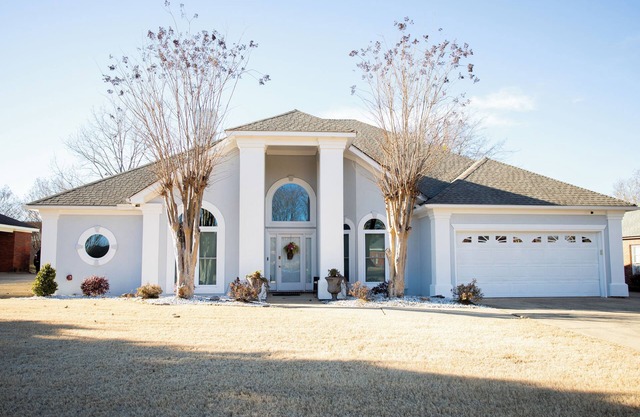 Southern Luxury: East Chase District 3bd / 2bth