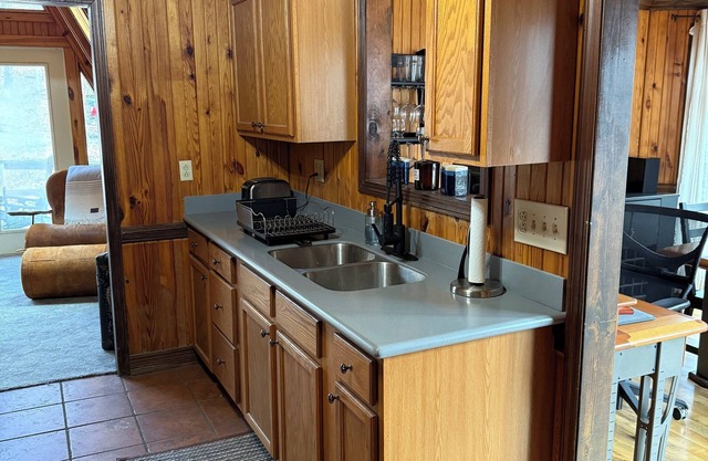 Southern Ohio Adventure or Getaway Cabin Near Chillicothe