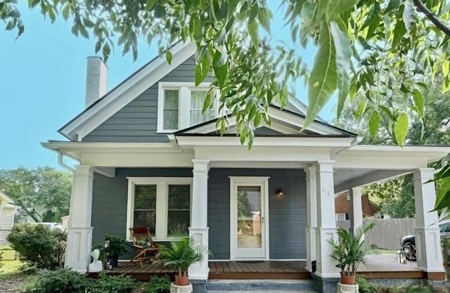 Southern Porch Charmer - Walk to Downtown Main Street and Waterfront!