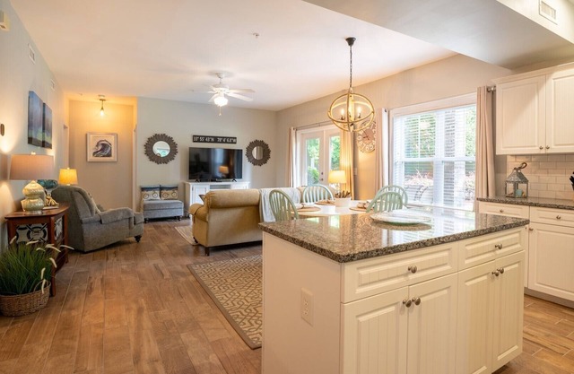 Southport Condo near ICW and Golf - Dogs Allowed - Ground Level