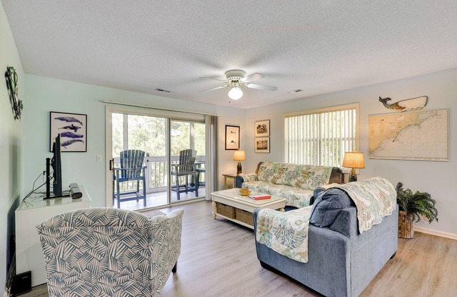 Southport Resort Condo avec balcon, piscine + accès à la plage