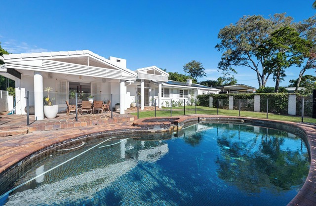 Southport Poolside Paradise