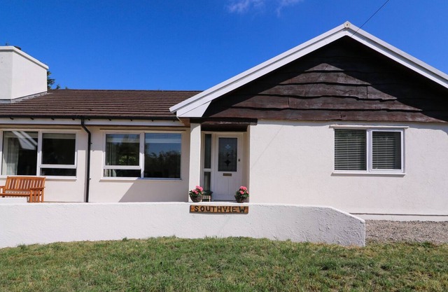 SOUTHVIEW, les animaux de compagnie, avec bain à remous dans Rhydlewis, Ref 933345