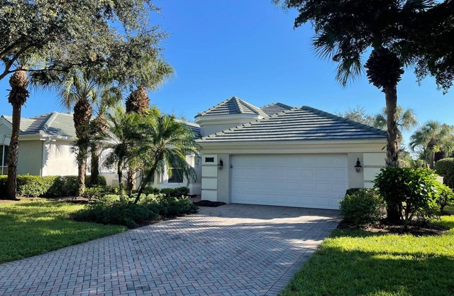 Southwest Florida for the winter, located in prestigious Shadow Wood
