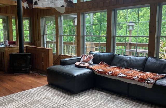 Southwestern country style home northeast lake monroe