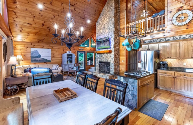 Southwind - Stunning Mountain Cabin Located Between Bryson City and Sylva!