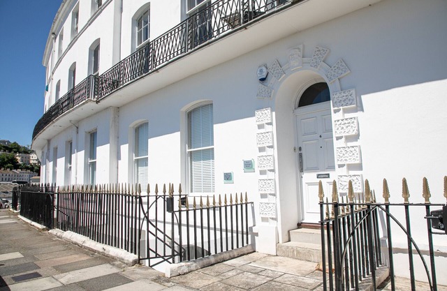 Sovereign House - Chic and near Harbour, parking