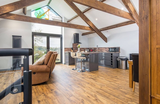 Sovereign Suite, Holiday Apartment Bonville’s Court Country Park, Saundersfoot, Sleeps 2, 1 bedrooms, bathrooms