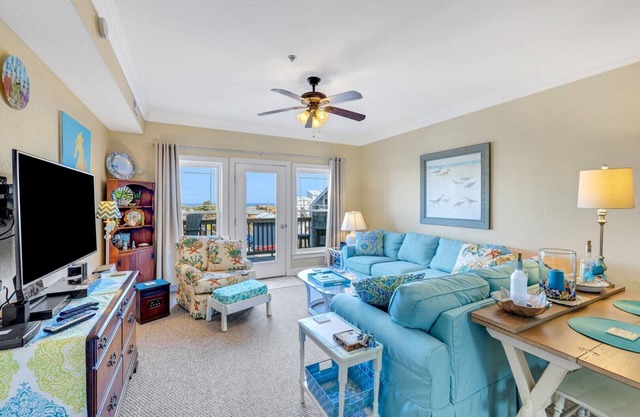 Condo bien aménagé en face de la plage! Piscine, vues et plus! (SP202 - Sea Grace)