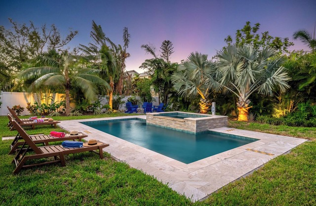 Private Saltwater Pool & Spa | Fire Pit! Game