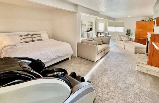 Spa Studio at Lakefront Home