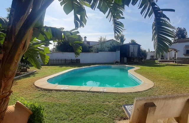 Spacious, sunny and quiet house with pool and large garden