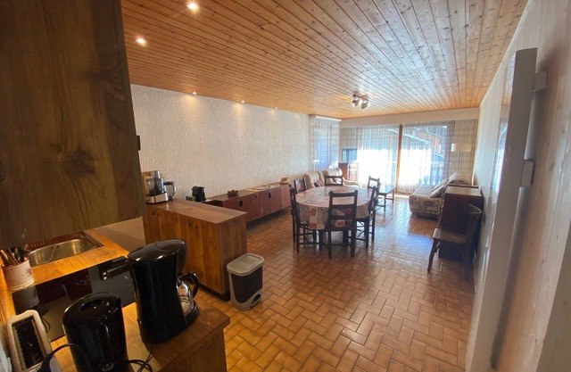 Spacieux 3 pièces, pied des pistes, balcon Sud/Est, WIFI, parking, casier à skis !
