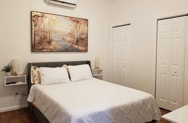 Spacious 1bd/1bth 14 miles to Fort Moore
