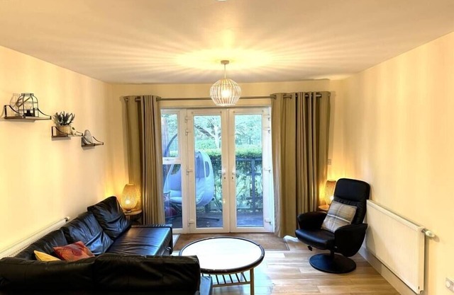 Spacious 1BD Orpington Flat, 20 min to Central LDN