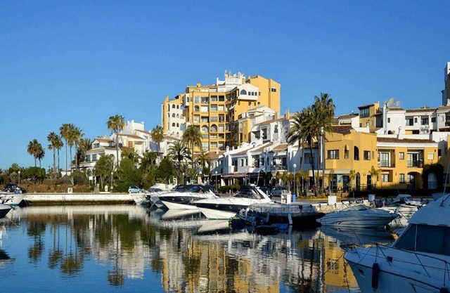 Spacieux 2 chambres 2 salles de bain appartement avec vue sur la mer Méditerranée