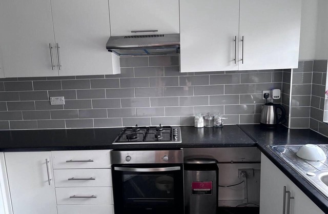 Spacious 2-bed Apartment in Hornchurch
