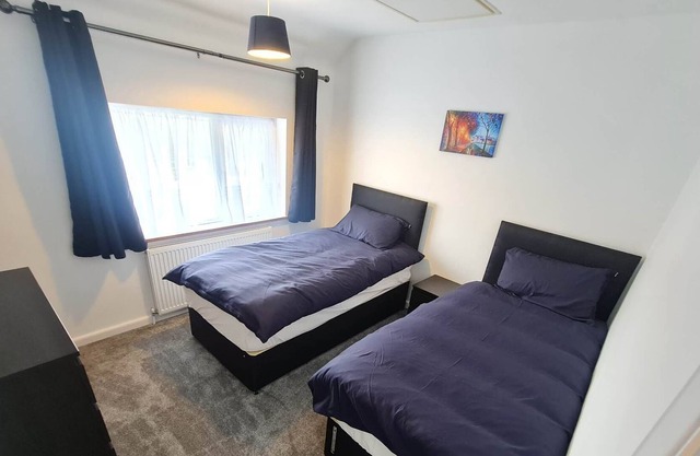 Spacious 2 Bed House- Sea View - Brighton