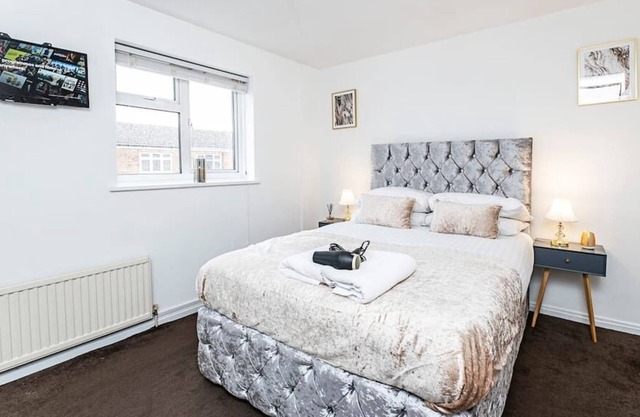 Entrepreneur / maison familiale, 4 lits séparés / toutes les chambres avec Internet prêt TV