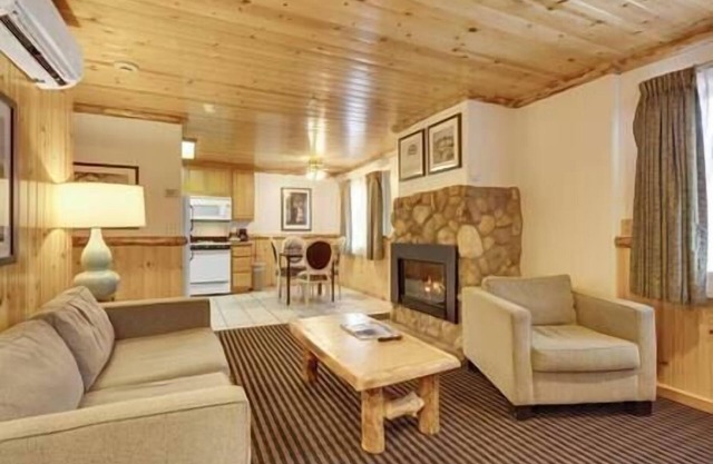 Spacious 2 Bedroom Townhouse in South Lake Tahoe
