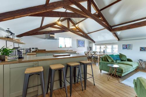 Spacious 2 Bedroom Coach House in Cley Norfolk