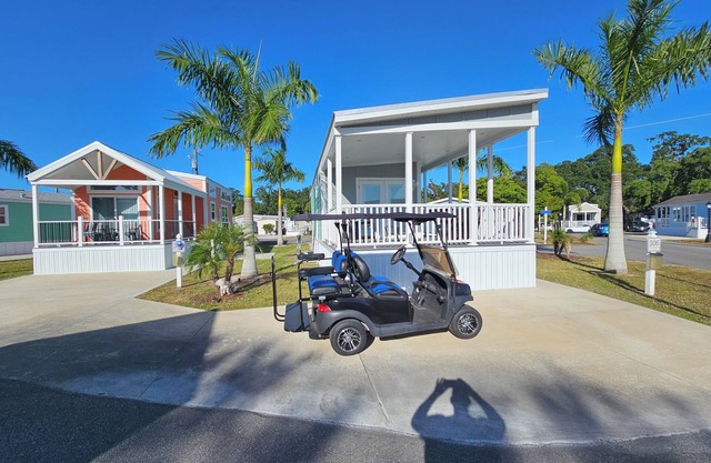 2 BEDROOM DISNEY AREA VACATION RENTAL IN AWARD WINNING "MILL CREEK RESORT"