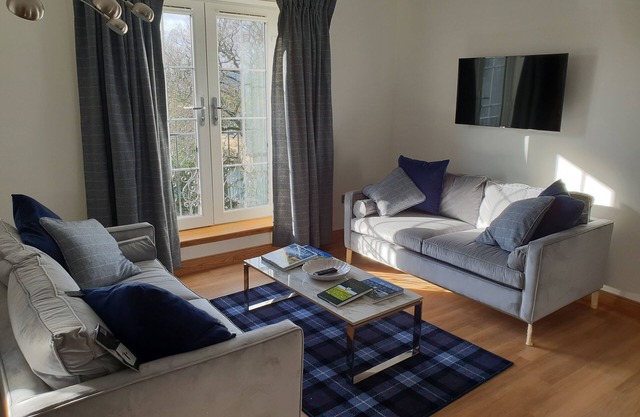 Spacious 2 bedroom luxury golf & beach apartment, sleeps 4, Dornoch
