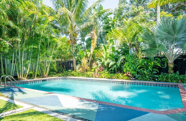 Spacious 2 bedroom Tropical Paradise Home with Pool near Fort Lauderdale