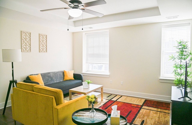 Spacious 2 BR Apartment 10 Minutes From Downtown in The Heart of Midtown
