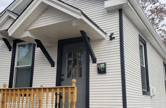 Spacious 2 BR home minutes from Downtown Cincy!