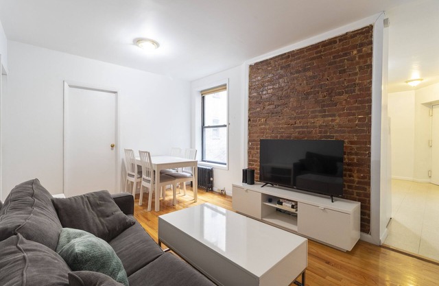 Spacious 2 BR on Upper East Side
