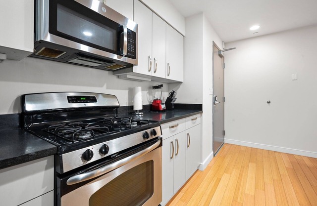 Spacious 2bd/2ba in Southend Boston 9932