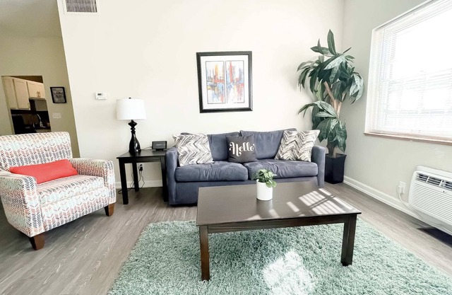Mitten | Heritage Hill | Historique 2 BR / 2BA