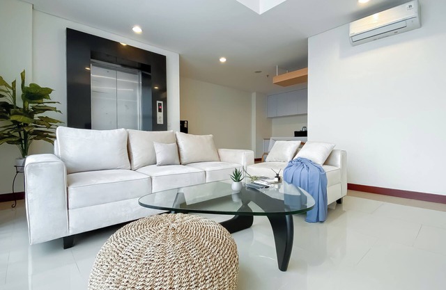Spacious 2Br Apartment With Private Lift At The Kencana Residence