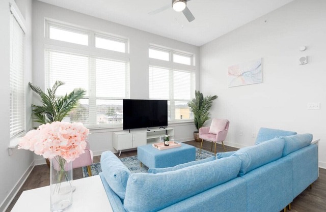 Spacious 2BR Broadripple Village