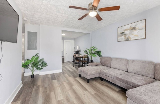 Spacious 2BR | Prime Location