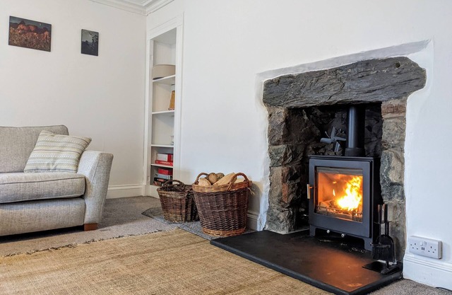 Spacious 3 bed apartment with castle view