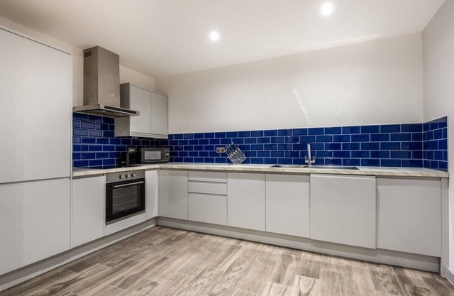Spacious 3 Bed Budget Apartment in Doncaster