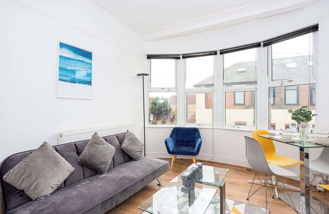 Spacious 3 Bedroom Home with Parking in Southend