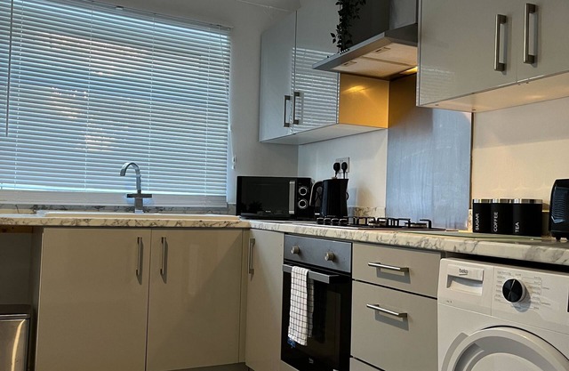 Spacious, 3 Bed, Smart Tv's in all rooms