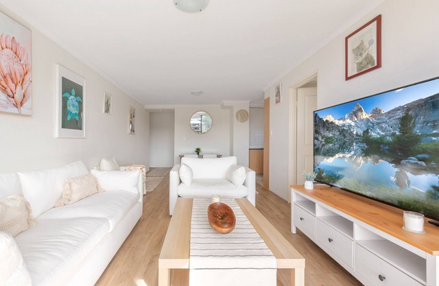 Spacious 3-Bed with Alfresco Dining by Amenities