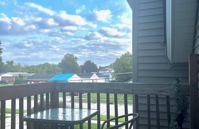 Spacious 3-bedroom apartment with WiFi, AC in marvelous Mount Clemens