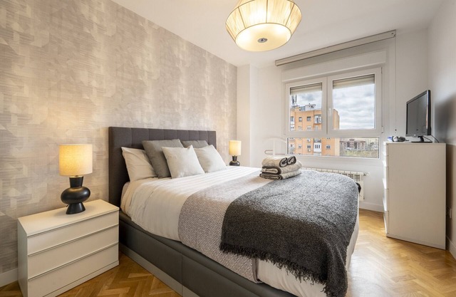 M (ACA65)Amplio piso de 3 dormitorios y 2 baños en