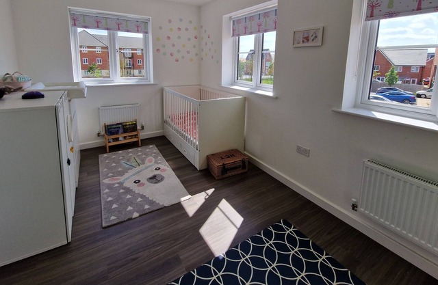 Spacious 3 Bedroom Family Home, Kids Friendly, Peaceful Setting in Reading